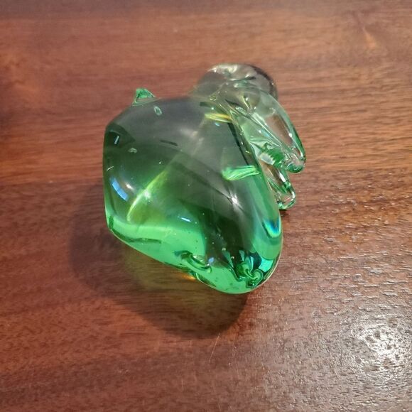 Vintage 1970s Silvestri Art Glass Green Bunny Rabbit Figurine Paperweight - Picture 5 of 9